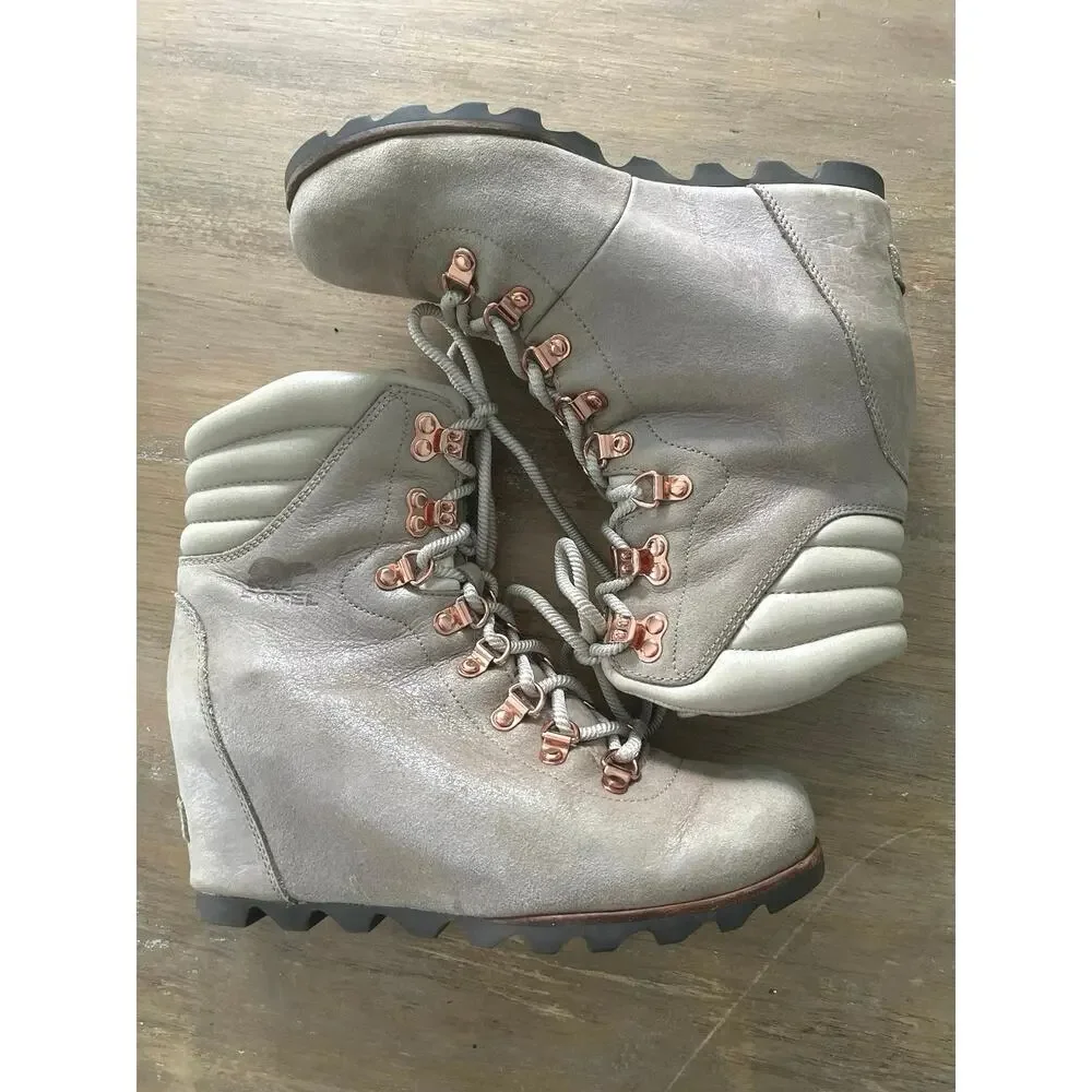 Sorel Womens Conquest Wedge Holiday Boots 9 Beach Fawn Leather Distressed